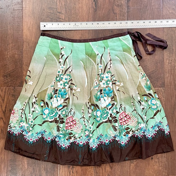 COCO AND CHASE pleated skirt, size M - Picture 7 of 9